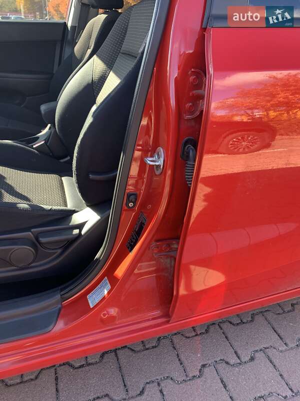 Хэтчбек Hyundai i30 2008 в Житомире