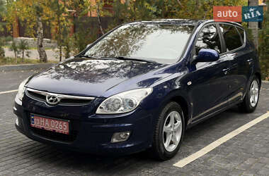 Хэтчбек Hyundai i30 2008 в 
