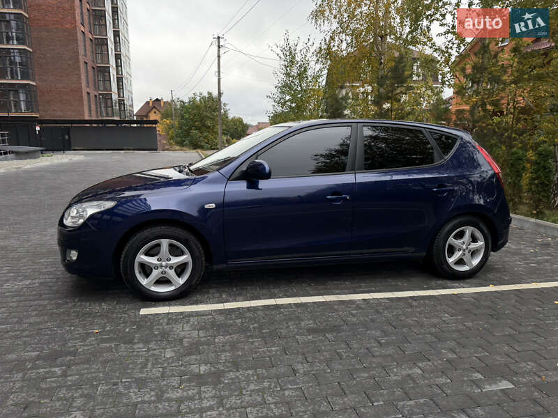 Хэтчбек Hyundai i30 2008 в Полтаве