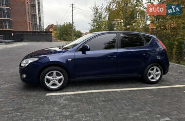 Хэтчбек Hyundai i30 2008 в 