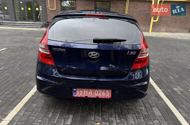 Хэтчбек Hyundai i30 2008 в 