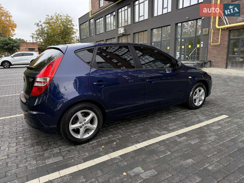 Хэтчбек Hyundai i30 2008 в Полтаве