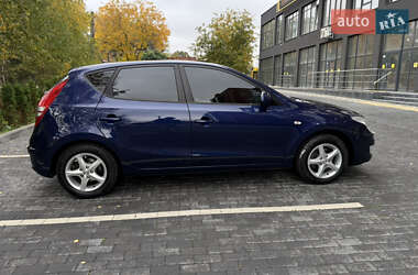 Хэтчбек Hyundai i30 2008 в 