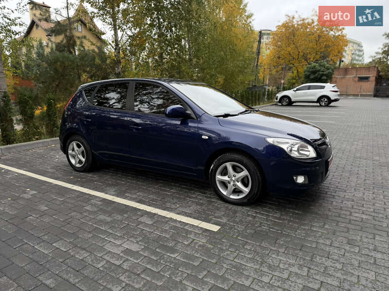 Хэтчбек Hyundai i30 2008 в Полтаве