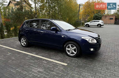 Хэтчбек Hyundai i30 2008 в 
