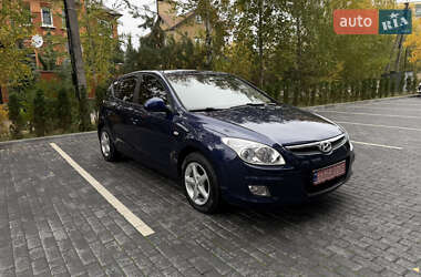 Хэтчбек Hyundai i30 2008 в 