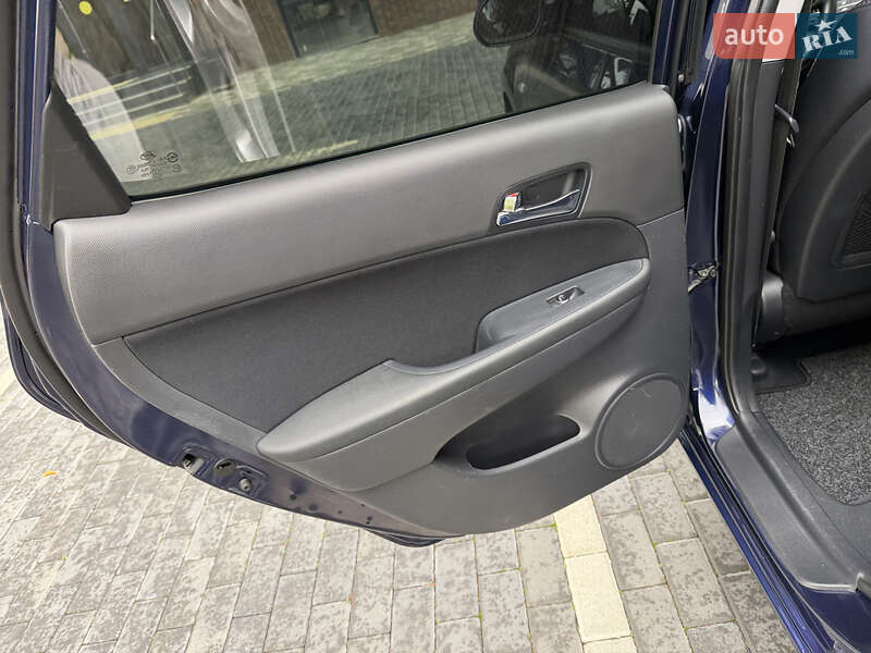 Хэтчбек Hyundai i30 2008 в Полтаве