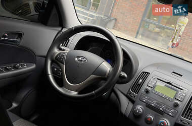 Хэтчбек Hyundai i30 2008 в 