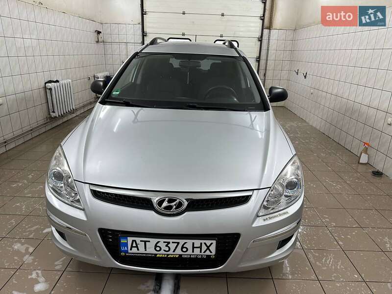 Универсал Hyundai i30 2008 в Надворной