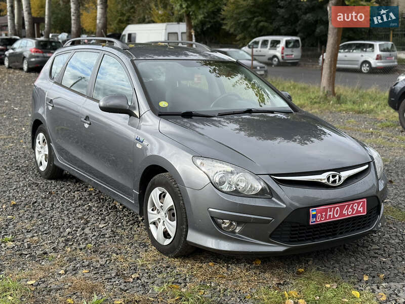 Универсал Hyundai i30 2010 в Луцке