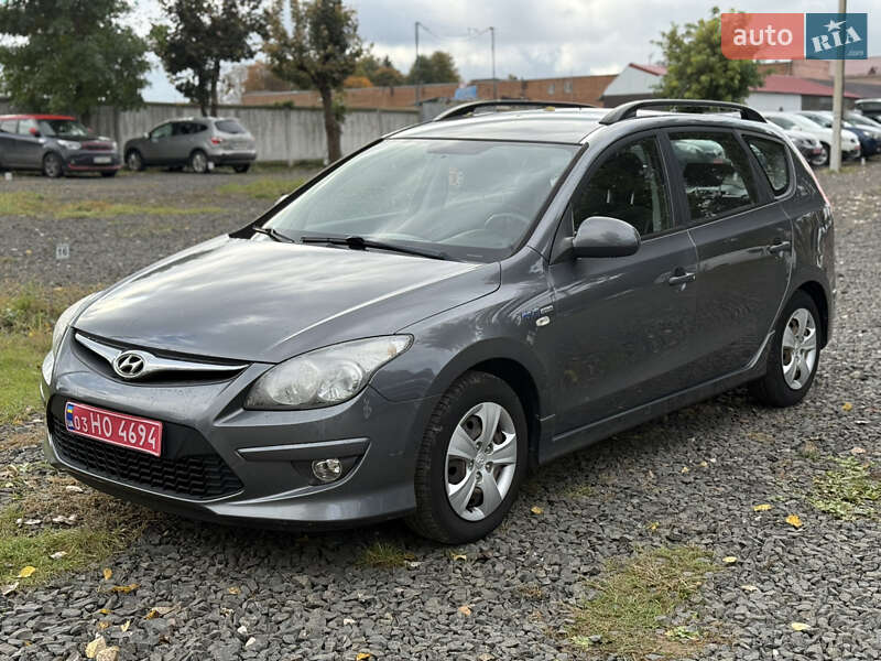 Универсал Hyundai i30 2010 в Луцке