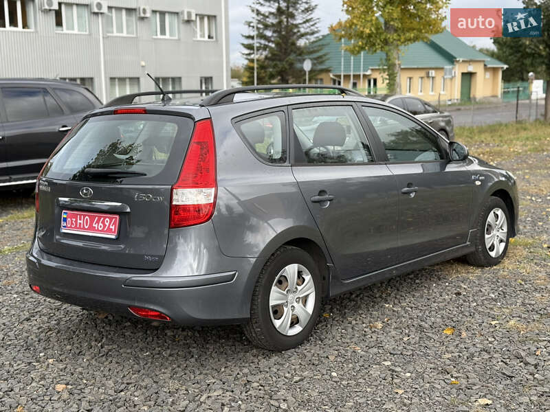 Универсал Hyundai i30 2010 в Луцке