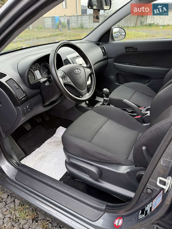 Универсал Hyundai i30 2010 в Луцке