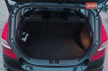 Хетчбек Hyundai i30 2009 в 