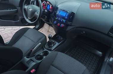 Хетчбек Hyundai i30 2009 в 