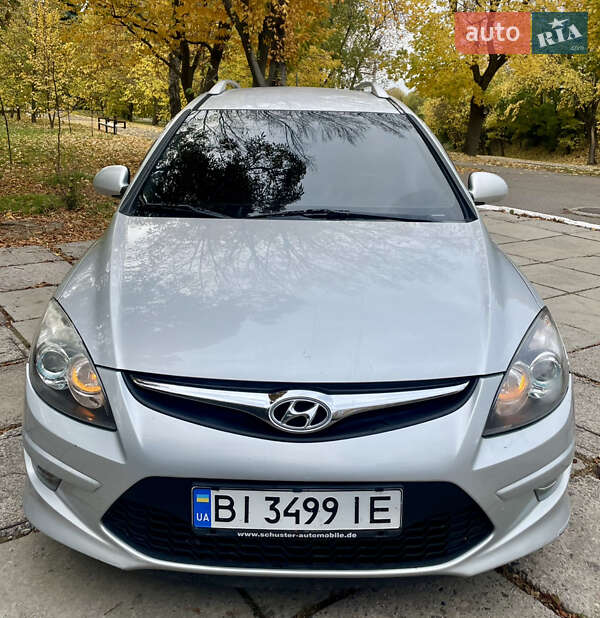 Універсал Hyundai i30 2010 в Лубнах
