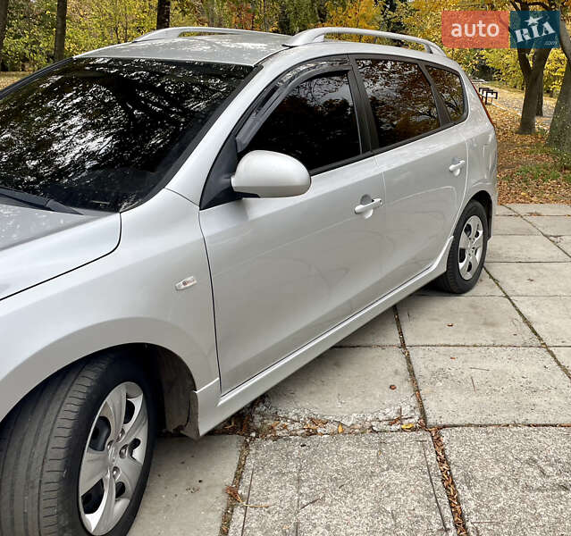 Універсал Hyundai i30 2010 в Лубнах