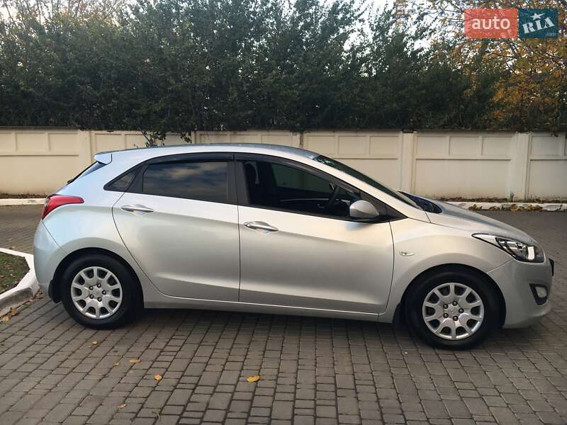 Хэтчбек Hyundai i30 2012 в Одессе фото 3 Хэтчбек Hyundai i30 2012 в Одессе