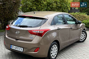 Хэтчбек Hyundai i30 2014 в 