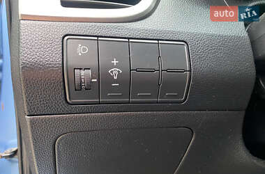 Хетчбек Hyundai i30 2012 в 