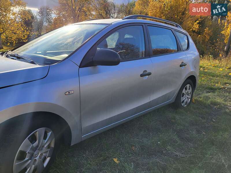 Універсал Hyundai i30 2008 в Конотопі