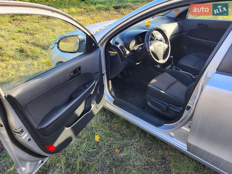 Універсал Hyundai i30 2008 в Конотопі