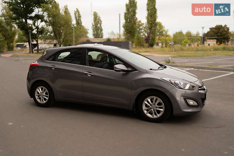 Хэтчбек Hyundai i30 2013 в Чернигове