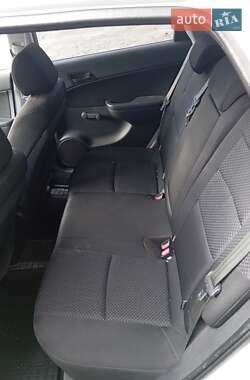 Универсал Hyundai i30 2010 в  фото 5 Универсал Hyundai i30 2010 в