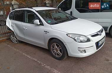 Универсал Hyundai i30 2010 в  фото 8 Универсал Hyundai i30 2010 в