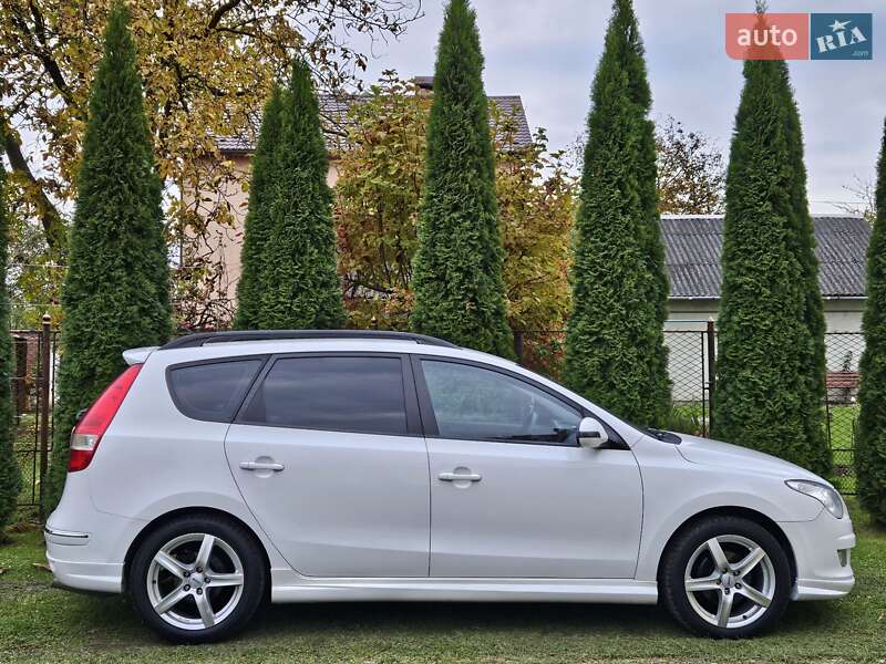 Универсал Hyundai i30 2009 в Бориславе