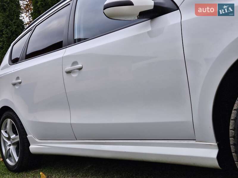 Универсал Hyundai i30 2009 в Бориславе