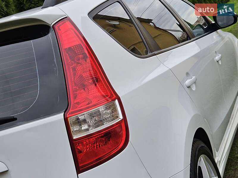Универсал Hyundai i30 2009 в Бориславе