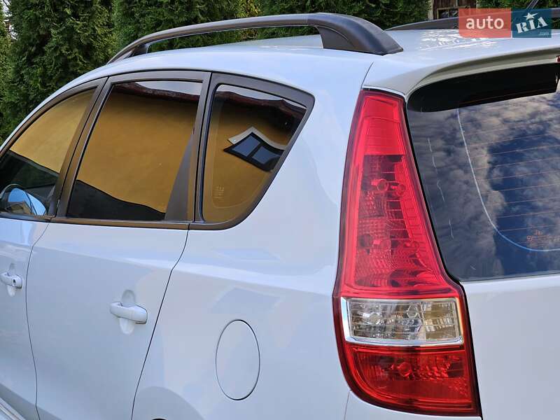 Универсал Hyundai i30 2009 в Бориславе