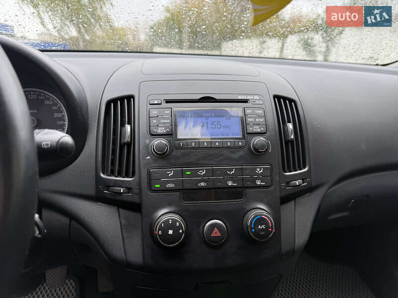 Хэтчбек Hyundai i30 2010 в Дубно фото 12 Хэтчбек Hyundai i30 2010 в Дубно