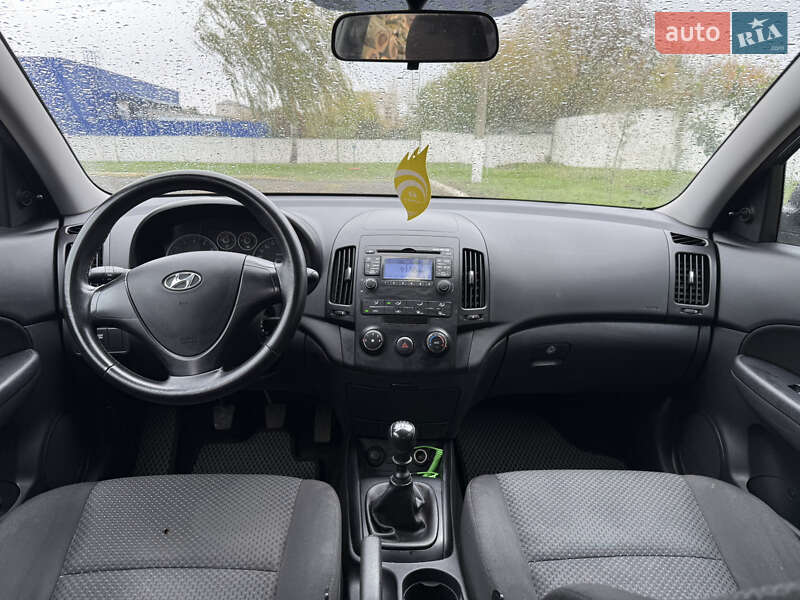 Хэтчбек Hyundai i30 2010 в Дубно фото 14 Хэтчбек Hyundai i30 2010 в Дубно