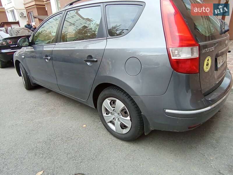 Универсал Hyundai i30 2010 в 