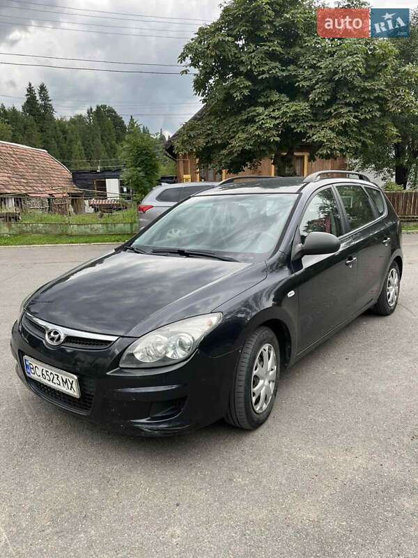 Универсал Hyundai i30 2009 в Славском