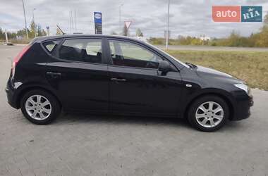 Хэтчбек Hyundai i30 2009 в 