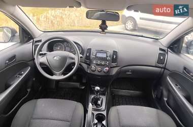 Хэтчбек Hyundai i30 2009 в 