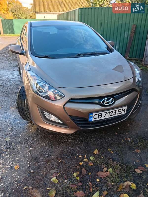 Хетчбек Hyundai i30 2012 в Носівці