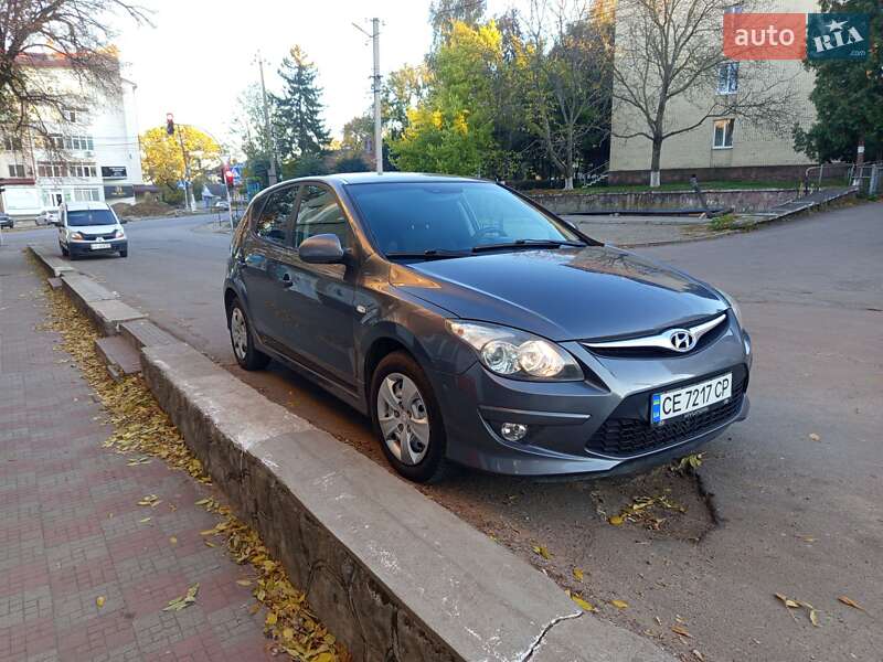 Хэтчбек Hyundai i30 2010 в Кицмани