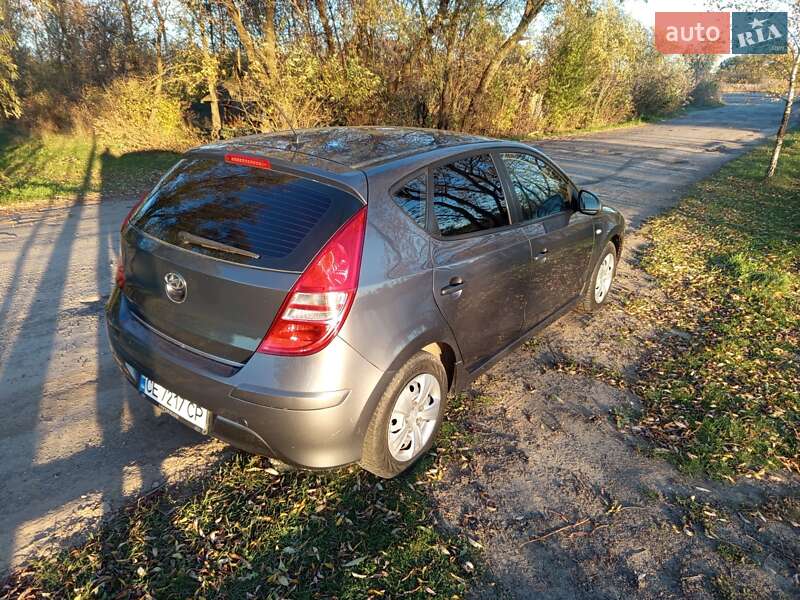Хэтчбек Hyundai i30 2010 в Кицмани