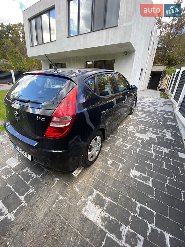 Хэтчбек Hyundai i30 2011 в Львове