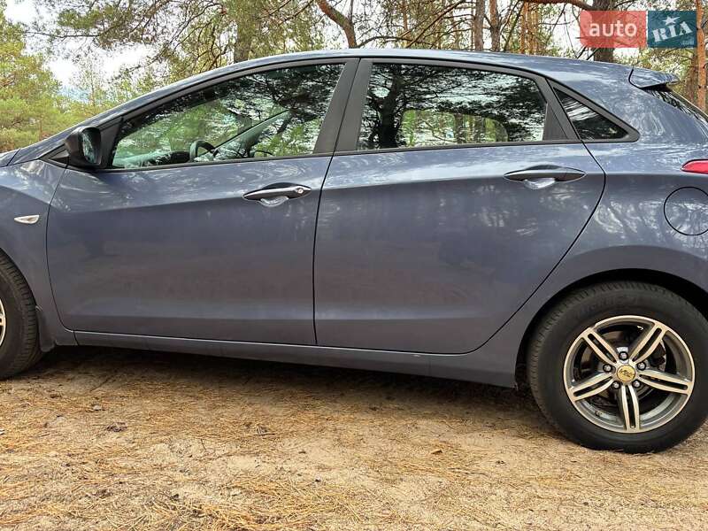 Хэтчбек Hyundai i30 2013 в 