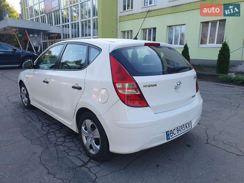 Хетчбек Hyundai i30 2011 в Рівному фото 3 Хетчбек Hyundai i30 2011 в Рівному
