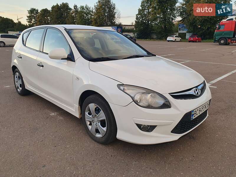 Хетчбек Hyundai i30 2011 в Рівному фото 11 Хетчбек Hyundai i30 2011 в Рівному