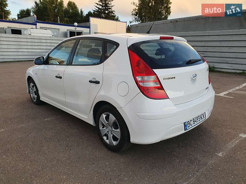 Хетчбек Hyundai i30 2011 в Рівному фото 25 Хетчбек Hyundai i30 2011 в Рівному