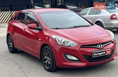 Хэтчбек Hyundai i30 2013 в 