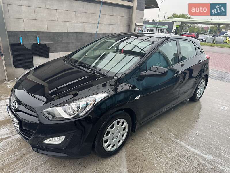 Хэтчбек Hyundai i30 2014 в Луцке