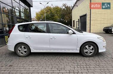 Хэтчбек Hyundai i30 2010 в 
